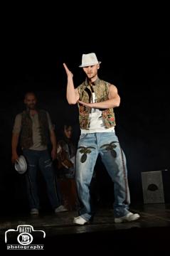 A budapesti Varidance együttes műsora A budapesti Varidance együttes műsora
