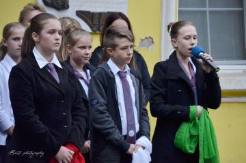 Kladenie vencov k pamätnej tabuli Lajosa Kazinczyh Kladenie vencov k pamätnej tabuli Lajosa Kazinczyh