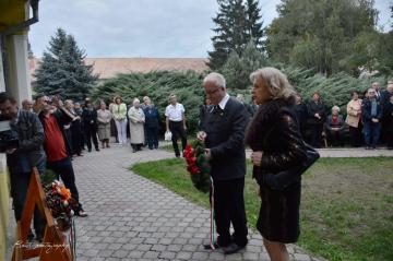 Kladenie vencov k pamätnej tabuli Lajosa Kazinczyh Kladenie vencov k pamätnej tabuli Lajosa Kazinczyh
