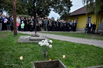 Kladenie vencov k pamätnej tabuli Lajosa Kazinczyh Kladenie vencov k pamätnej tabuli Lajosa Kazinczyh