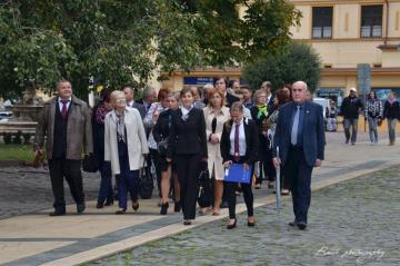 Prijatie delegácií druobných miest a kladenie ven Prijatie delegácií druobných miest a kladenie ven