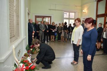 Prijatie delegácií druobných miest a kladenie ven Prijatie delegácií druobných miest a kladenie ven