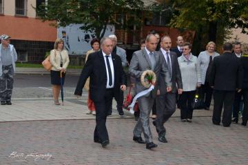 Prijatie delegácií druobných miest a kladenie ven Prijatie delegácií druobných miest a kladenie ven